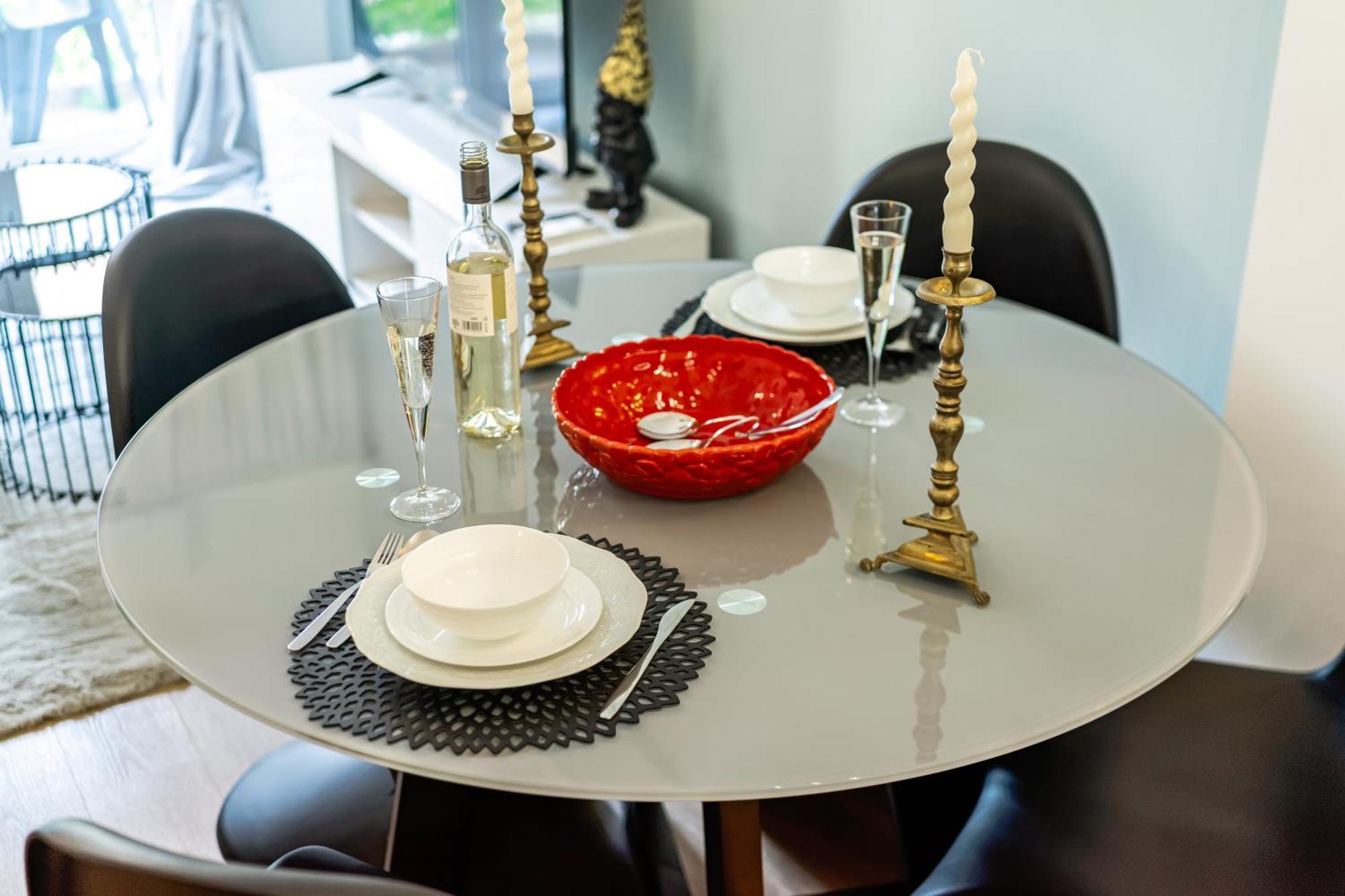 Zen Elegant In The Center Of Apartment